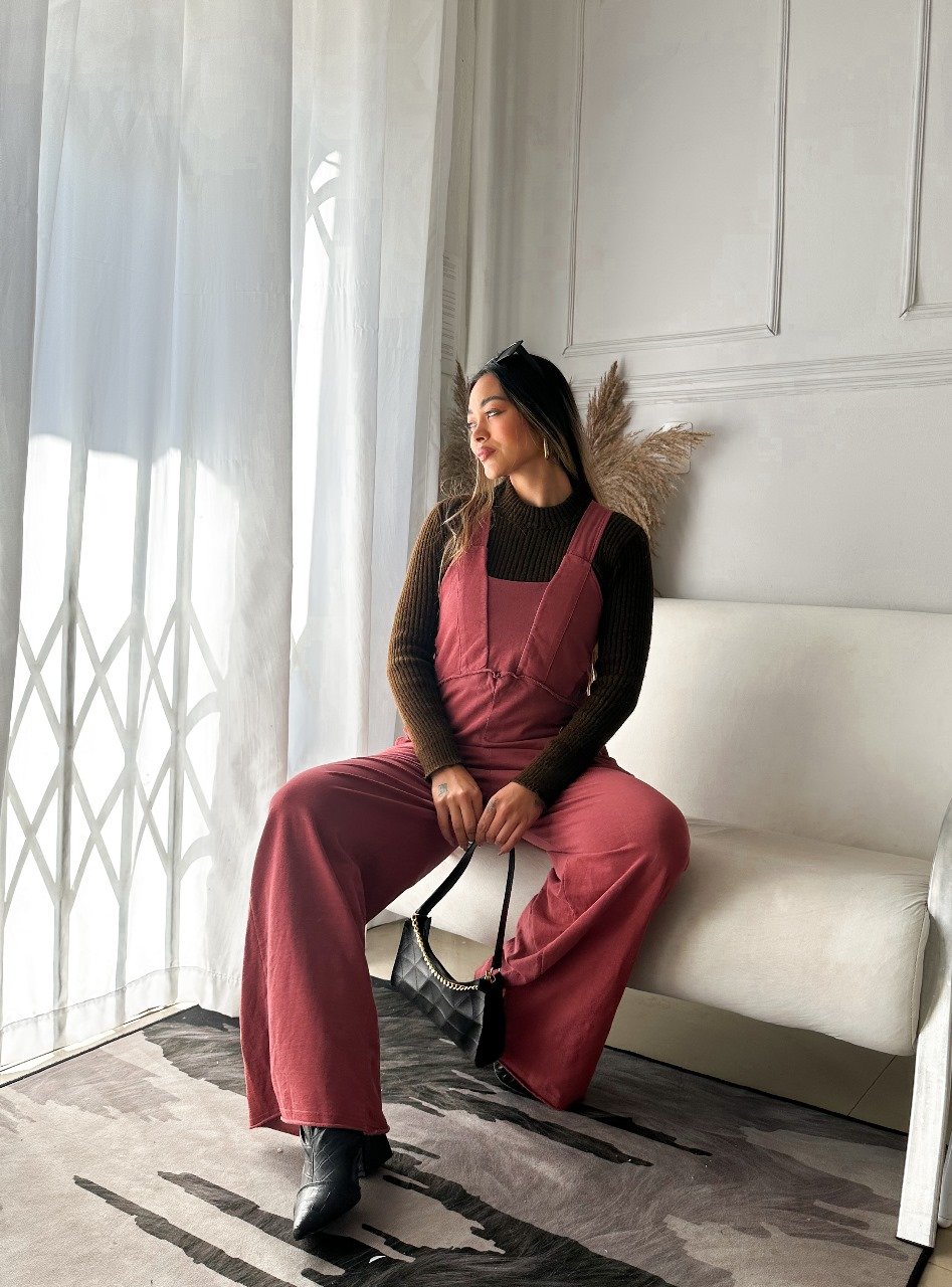 Macacão Jardineira Bella