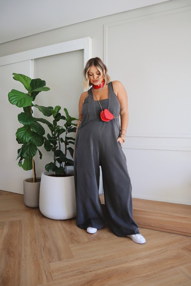 Macacão Jardineira Bella Plus