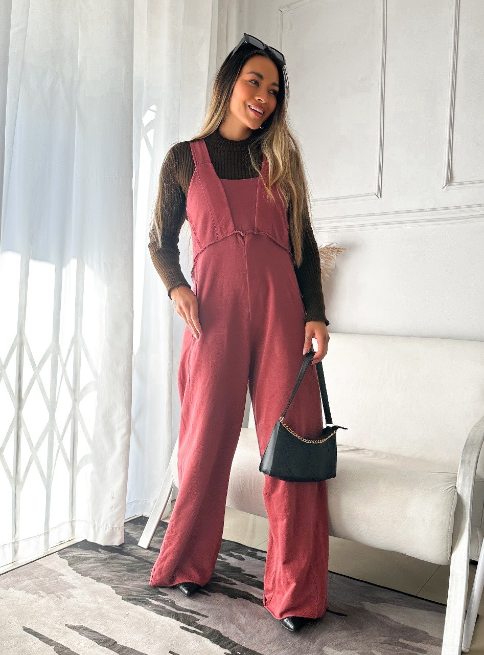 Macacão Jardineira Bella