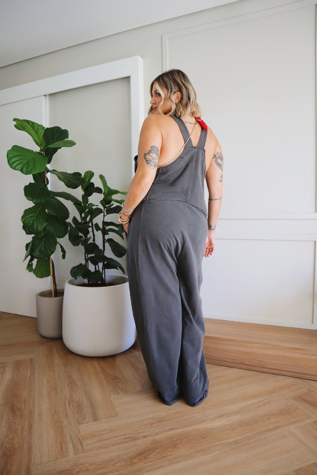 Macacão Jardineira Bella Plus