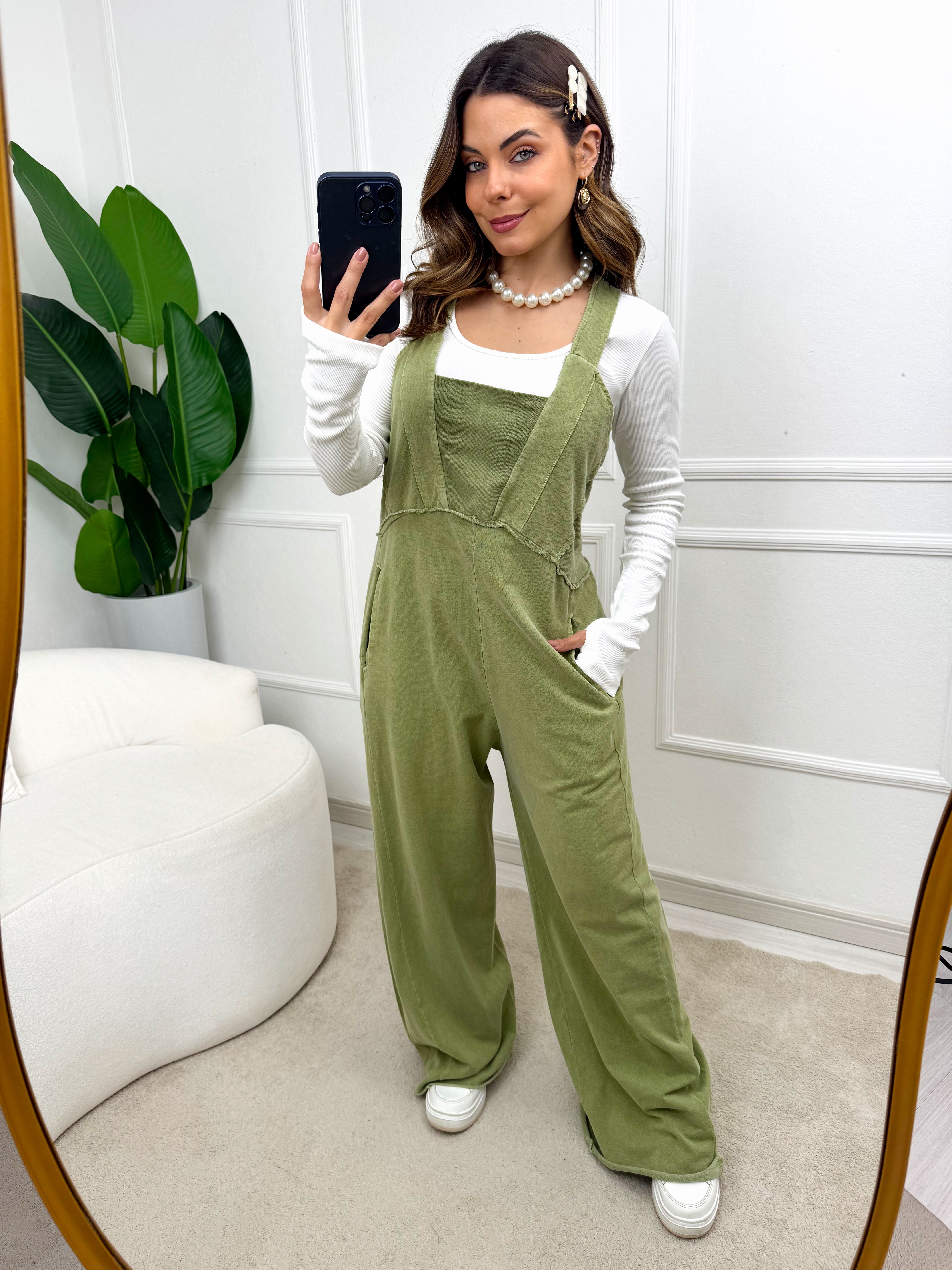 Macacão Jardineira Bella